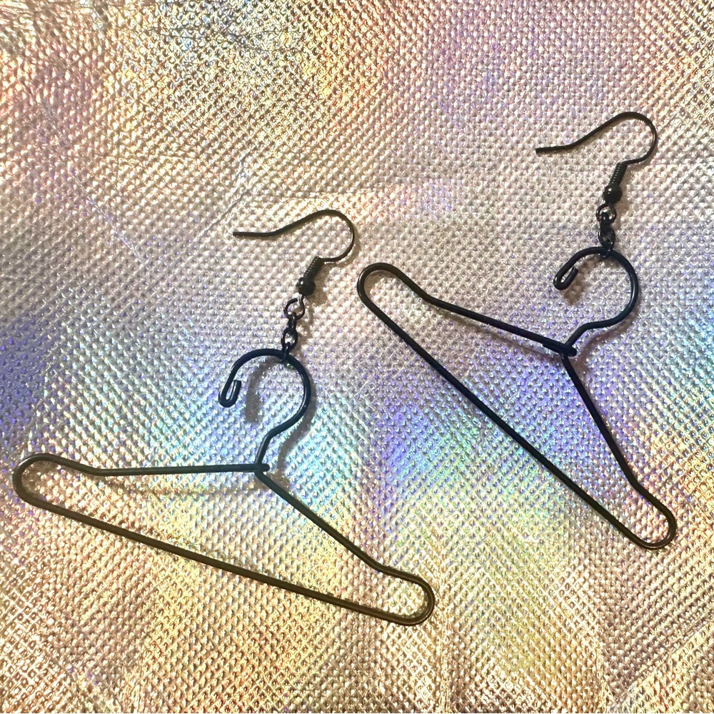 Hanger Earrings (black, large)